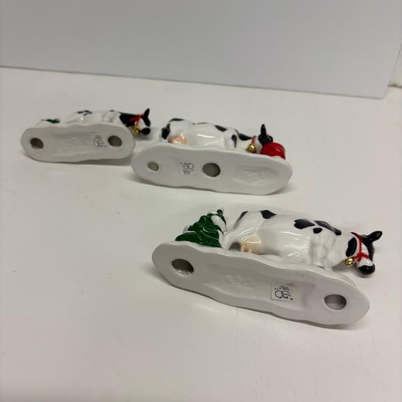 Department 56 Snow Village Herd Of Holiday Heifers Set 3 NWT - Picture 10 of 12